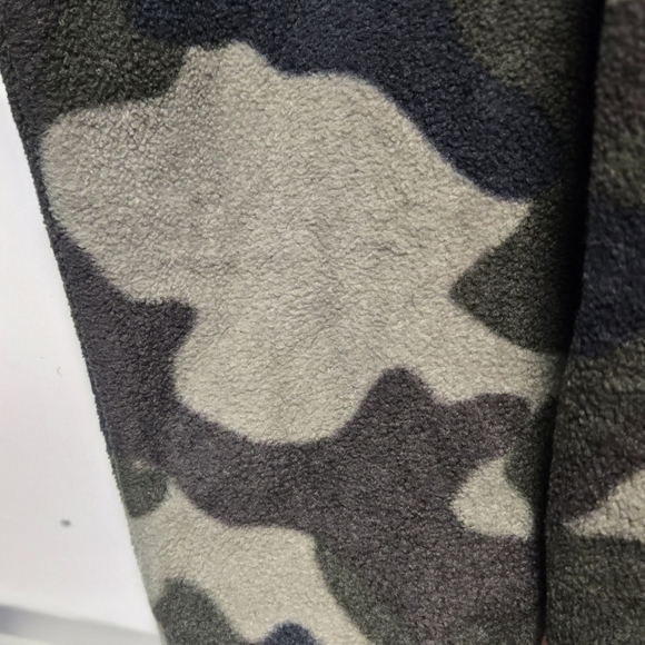 LIV MICRO FLEECE CAMO LONG SLEEVE HALF SNAP SWEATER LARGE L NEW - Picture 6 of 6